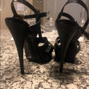 Saint Laurent tribute